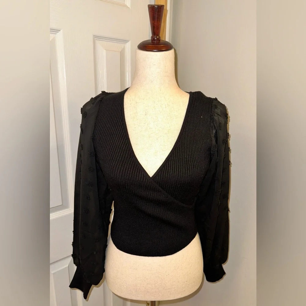 Lulu’s Ribbed Cropped Top - Picture 1 of 5